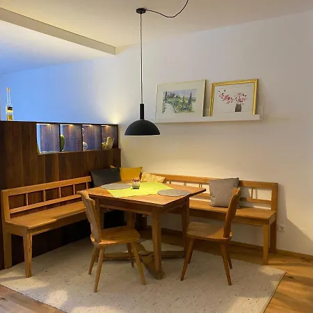 Glanz-zeit-apartment דירה *