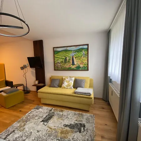 Glanz-zeit-apartment דירה